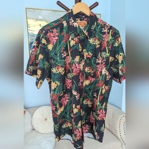 Dixxon Gili Man's Floral  Print  Button-Up Shirt Size M ,Never Worn .